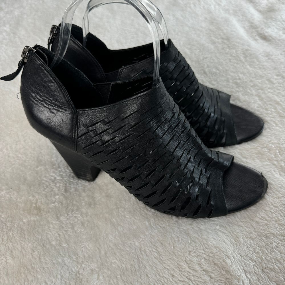 Franco Sarto Salito Bootie Womens Sz 8.5M Black Leather Cutout Back Zip Open Toe